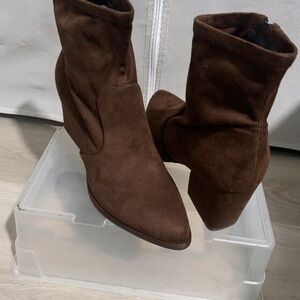 Elegant Brown Heeled Boots